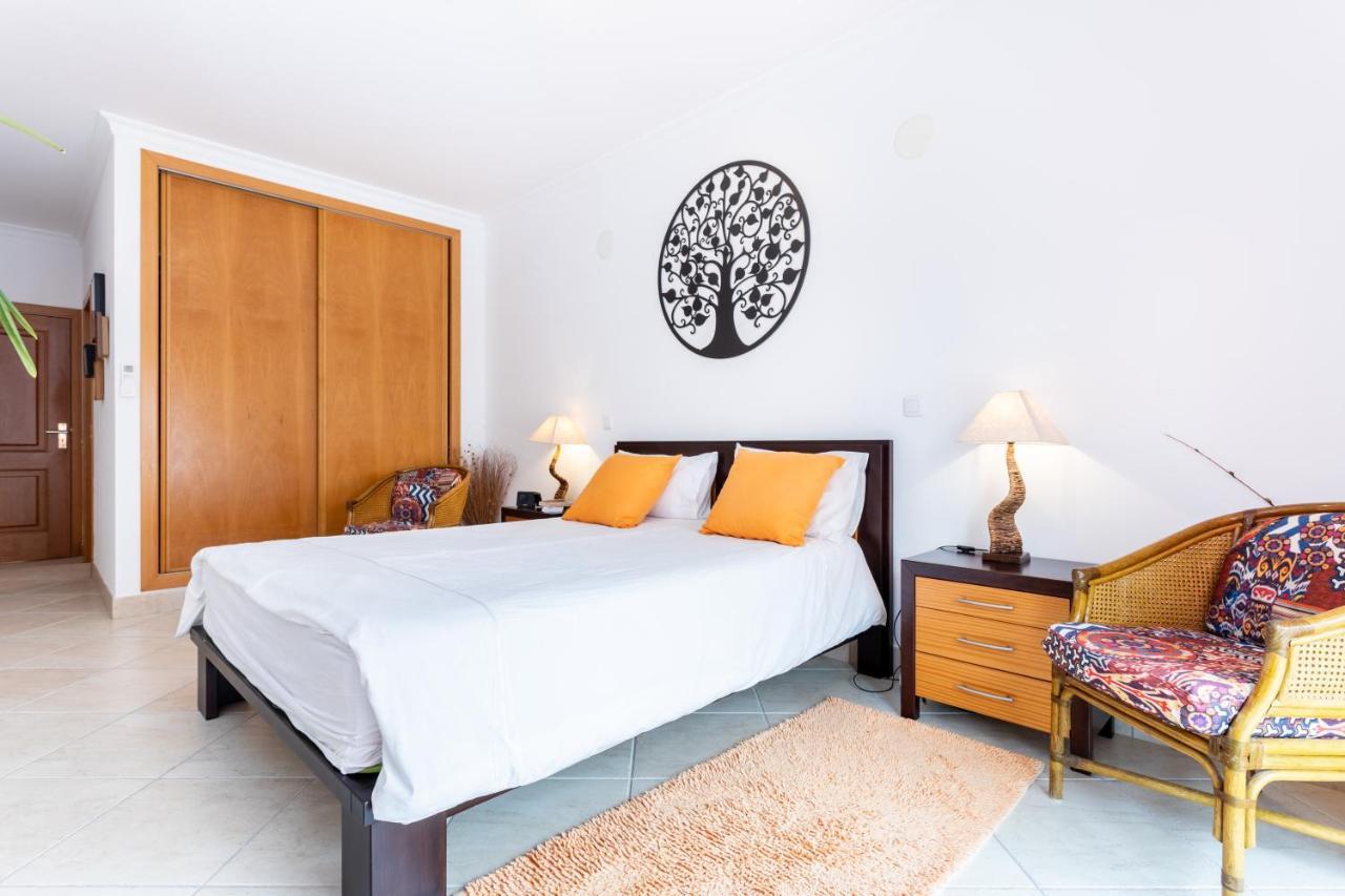 Great 2 Bedroom Apartment With Communal Pool ลากอส ภายนอก รูปภาพ