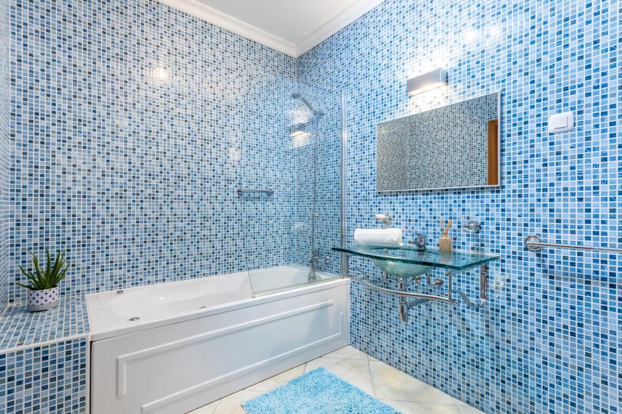 Great 2 Bedroom Apartment With Communal Pool ลากอส ภายนอก รูปภาพ